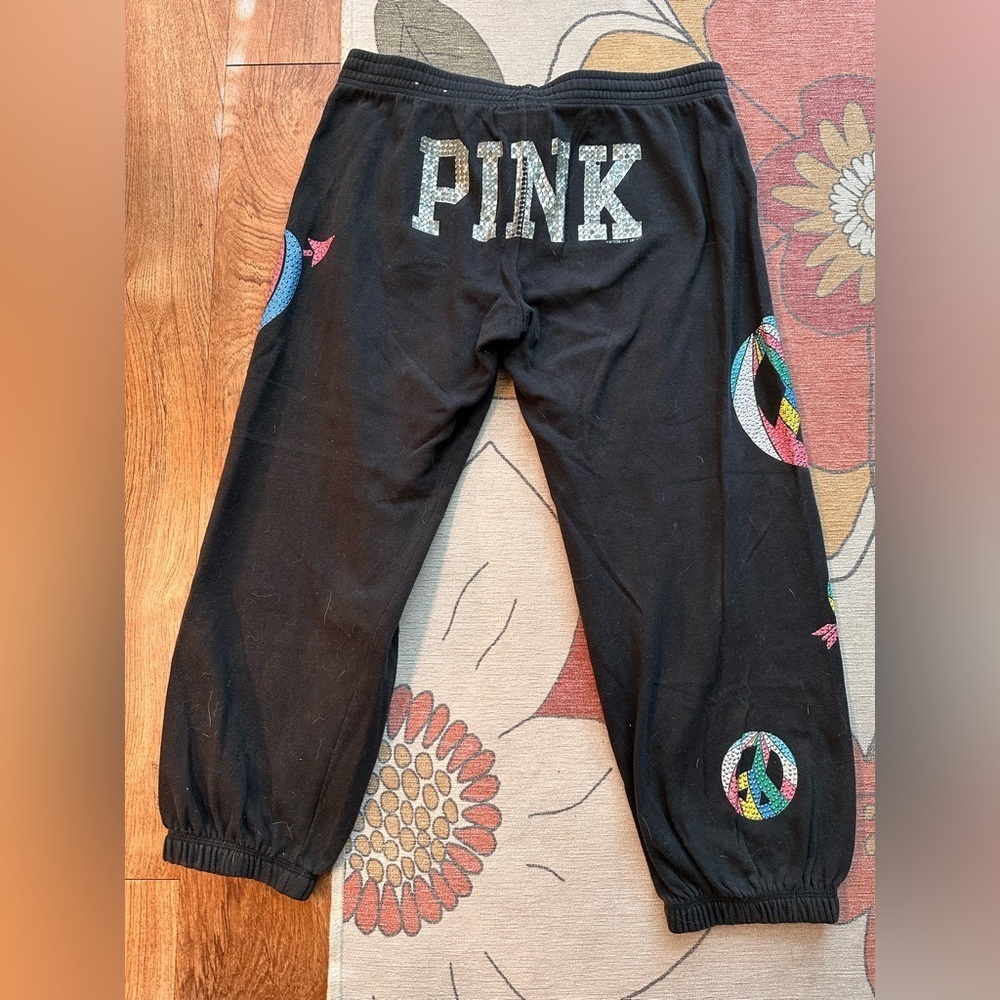 VS PINK Vintage Studded Rainbow Design Capri Sweatpants. Size Large - Picture 12 of 12